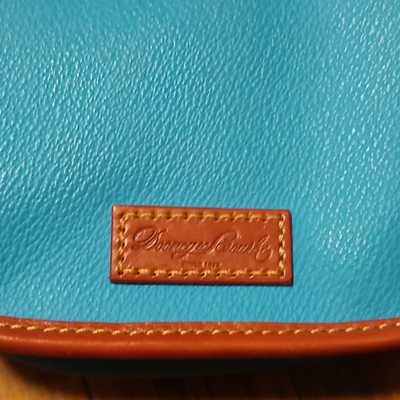 Dooney and Bourke purse - Picture 2 of 4